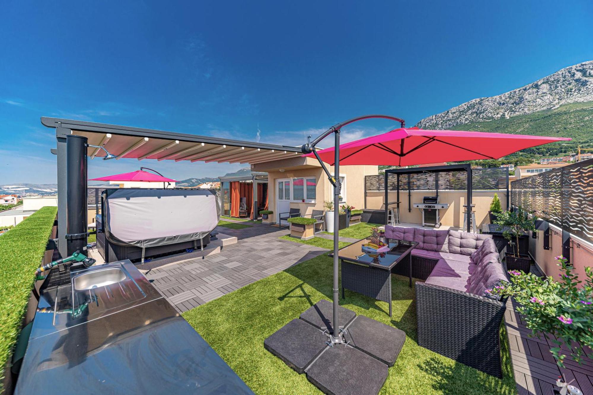 Sky, Luxury With Sea-view And Jacuzzi Apartment Kastela
