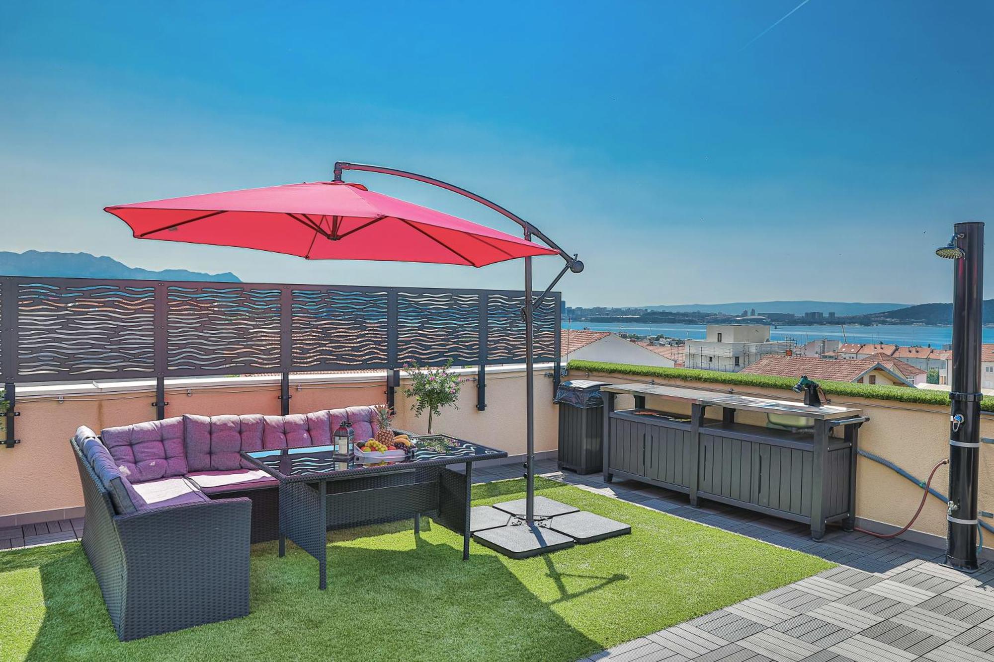Apartment Sky, Luxury With Sea-view And Jacuzzi Kastela