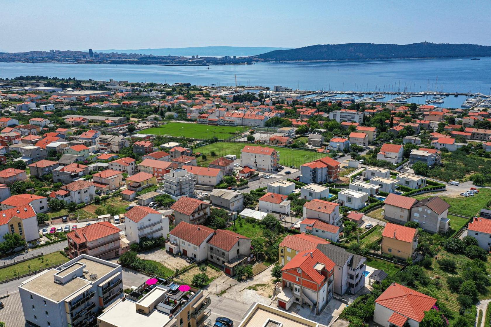 Sky, Luxury With Sea-view And Jacuzzi Kastela