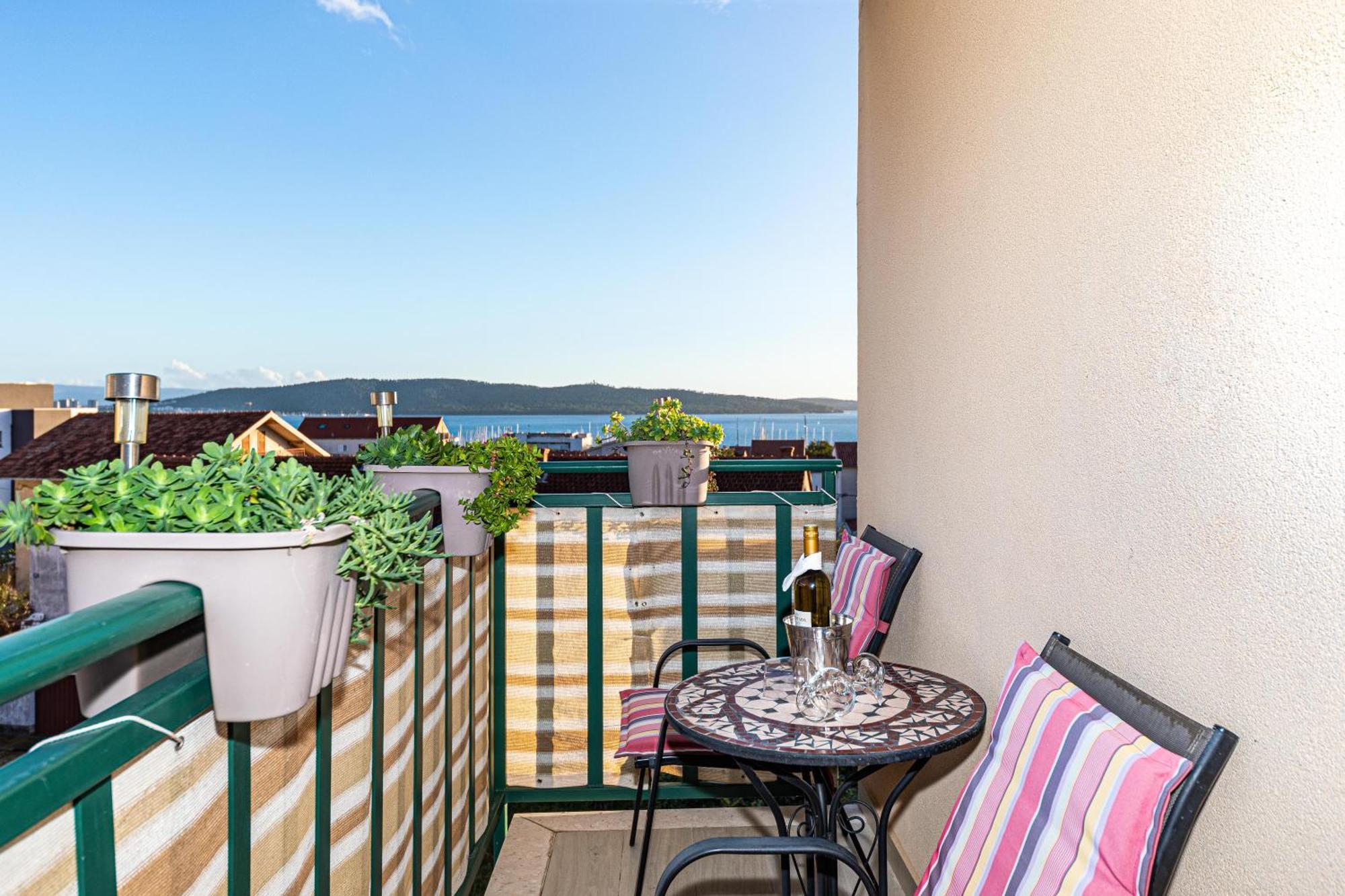 Sky, Luxury With Sea-view And Jacuzzi Apartment *