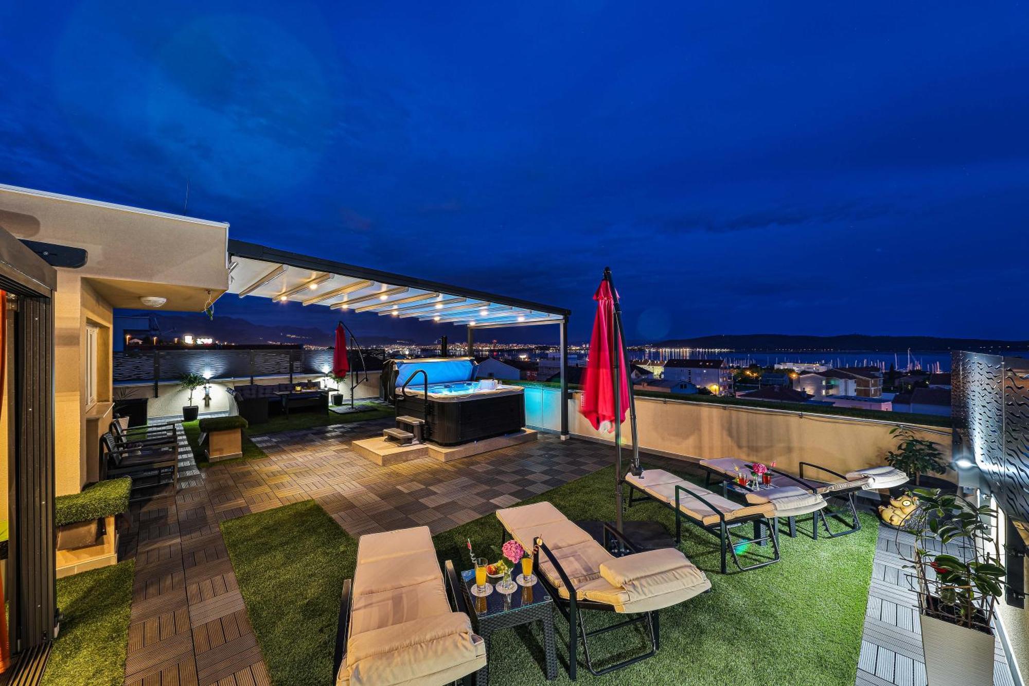 Apartment Sky, Luxury With Sea-view And Jacuzzi